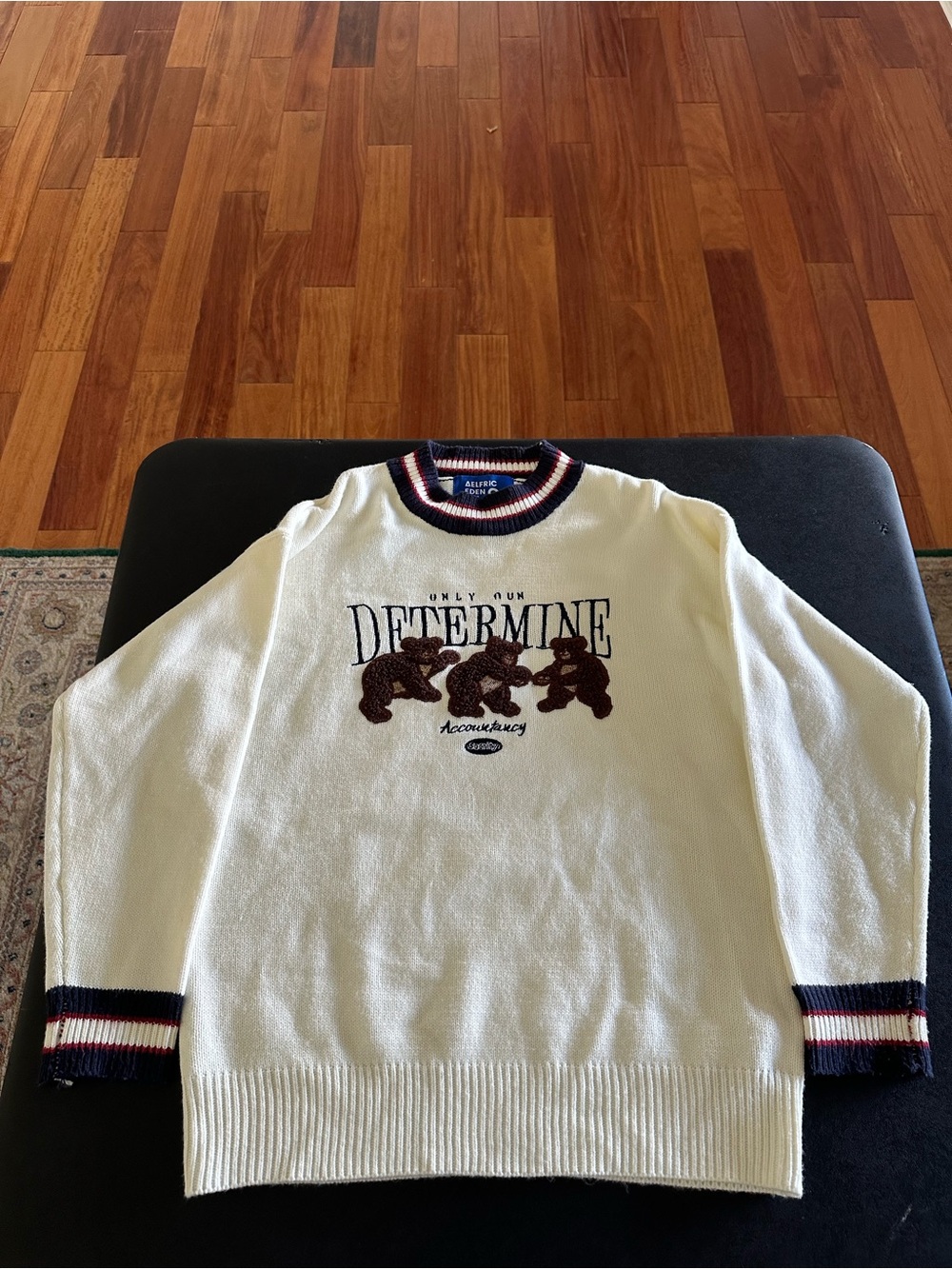 Aelfric Eden Cream Crewneck Sweater with Navy & Red Trim Mens small
